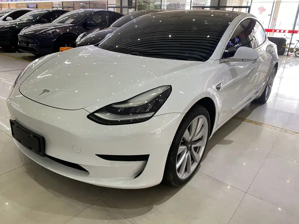Tesla Model 3 2020 — фото 1