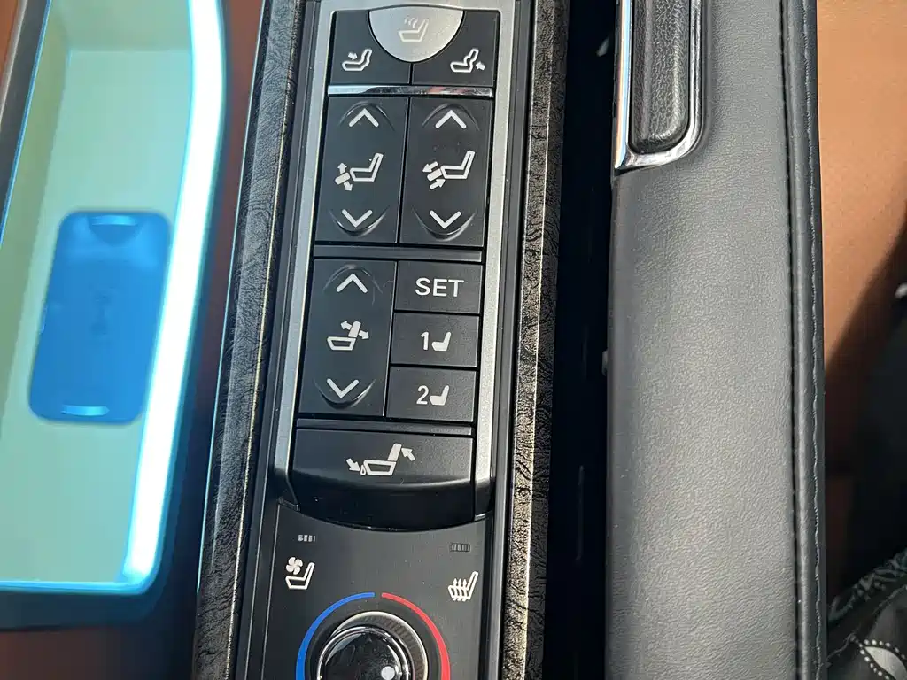 Toyota Hiace 2024 — фото 11