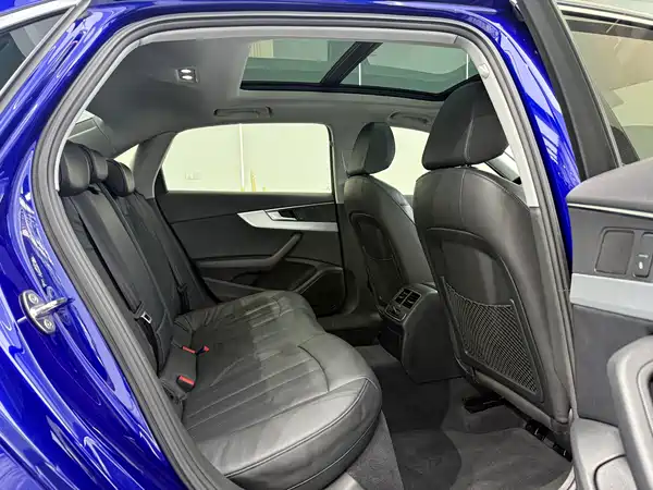 Audi A4L 2018