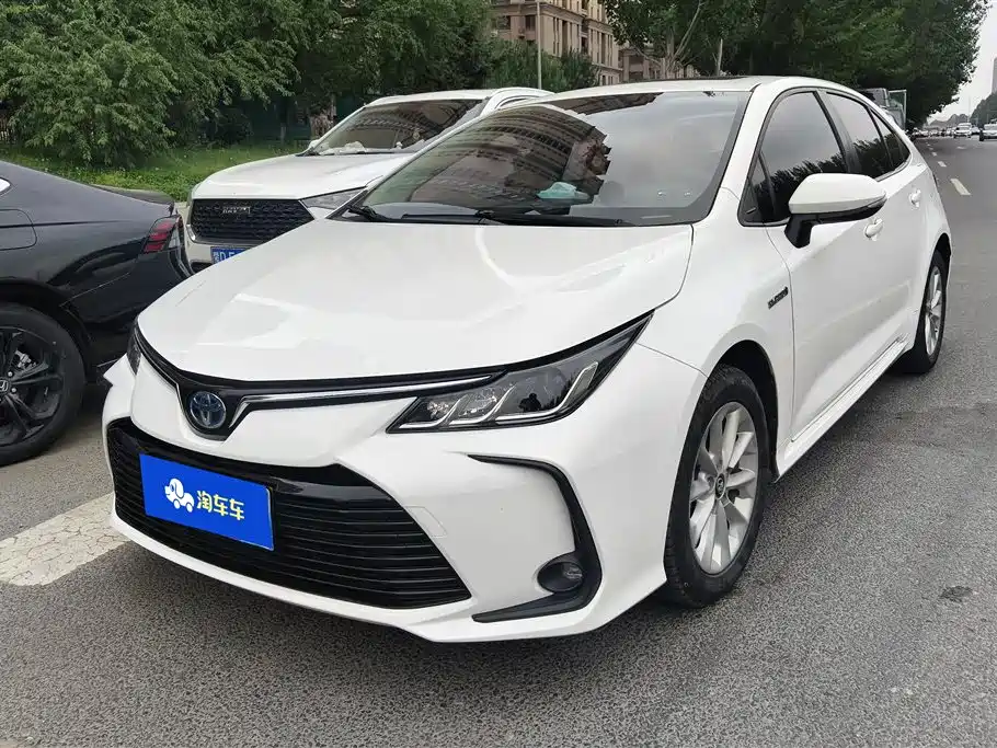 Toyota Corolla 2022 — фото 1