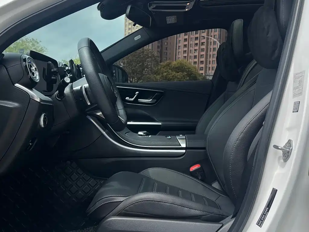 Mercedes-Benz C-Class 2023 — фото 6