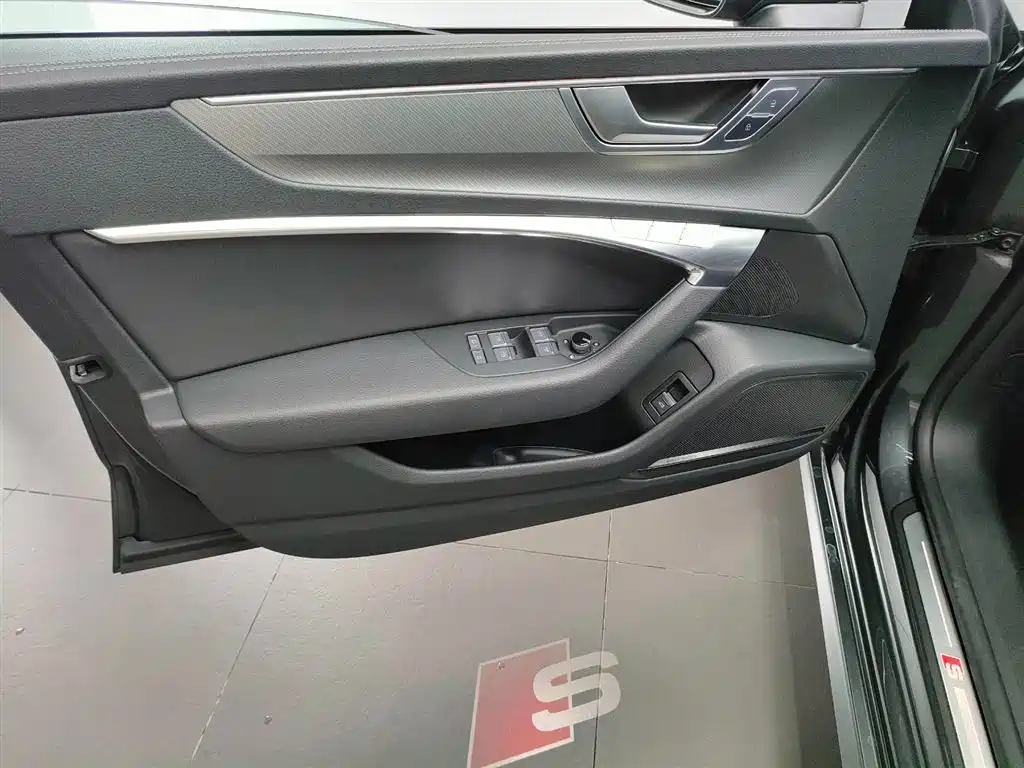 Audi A7 2025 — фото 20