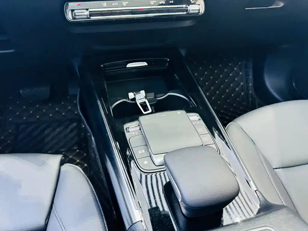 Mercedes-Benz GLA 2023 — фото 13