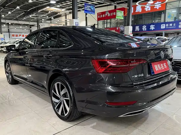 Volkswagen Sagitar 2022