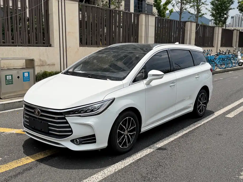 BYD Song MAX 2017 — фото 1