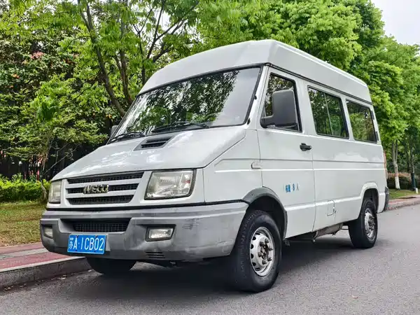 Iveco Proud 2013
