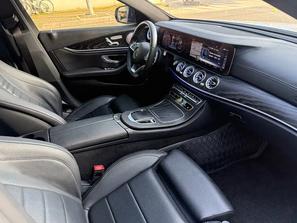 Mercedes-Benz E-Class 2018 — фото 11