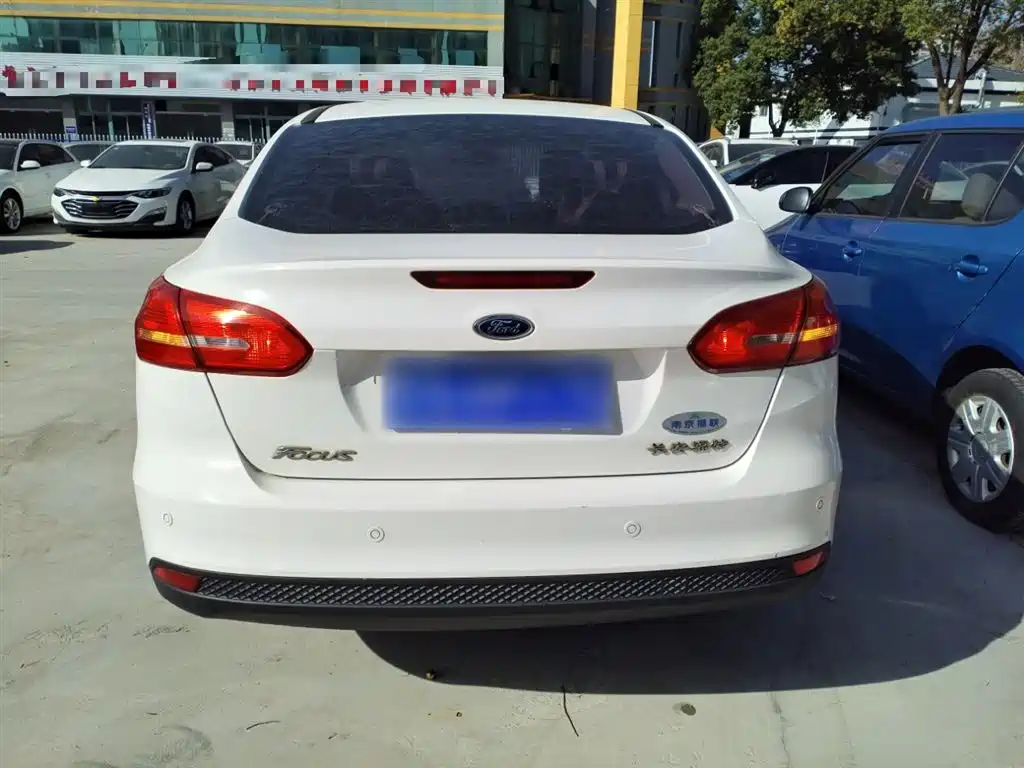 Ford Focus 2015 — фото 6