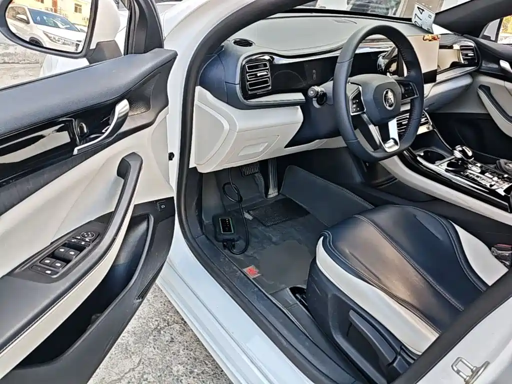 BYD Qin PLUS 2022 — фото 16