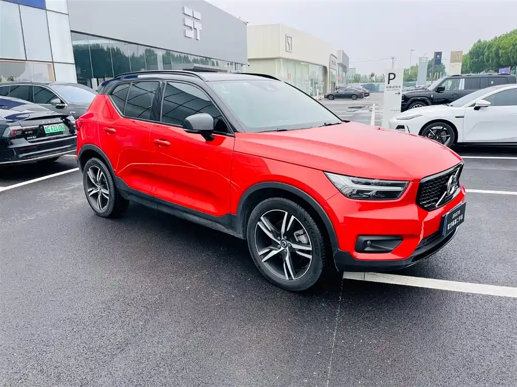 Volvo XC40 2019 — фото 6