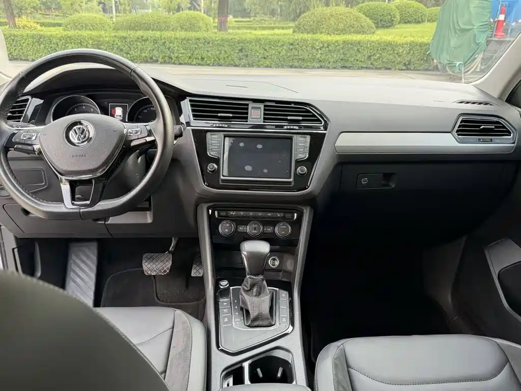 Volkswagen Tiguan L 2018 — фото 13