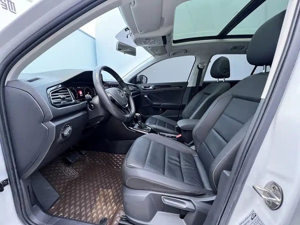 Volkswagen T-Roc 2022 — фото 10