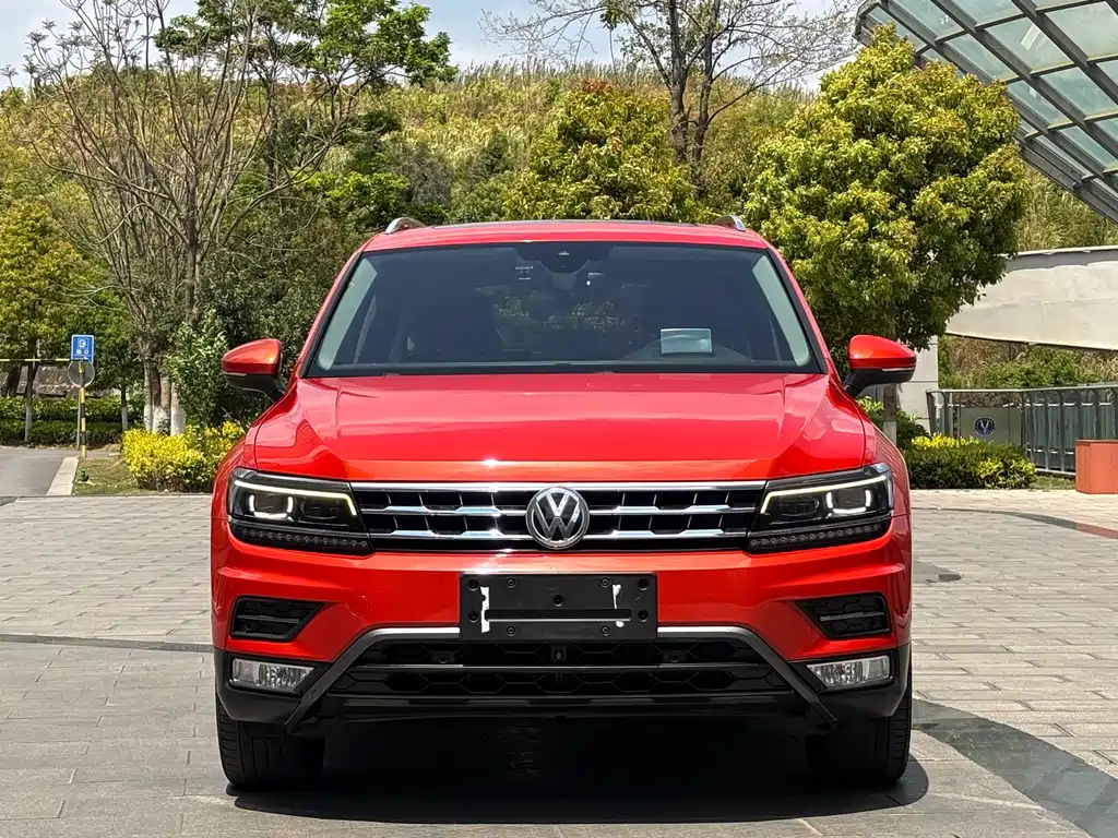 Volkswagen Tiguan L 2017 — фото 2