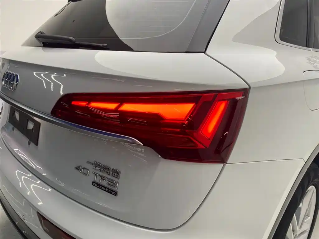 Audi Q5L 2021 — фото 10