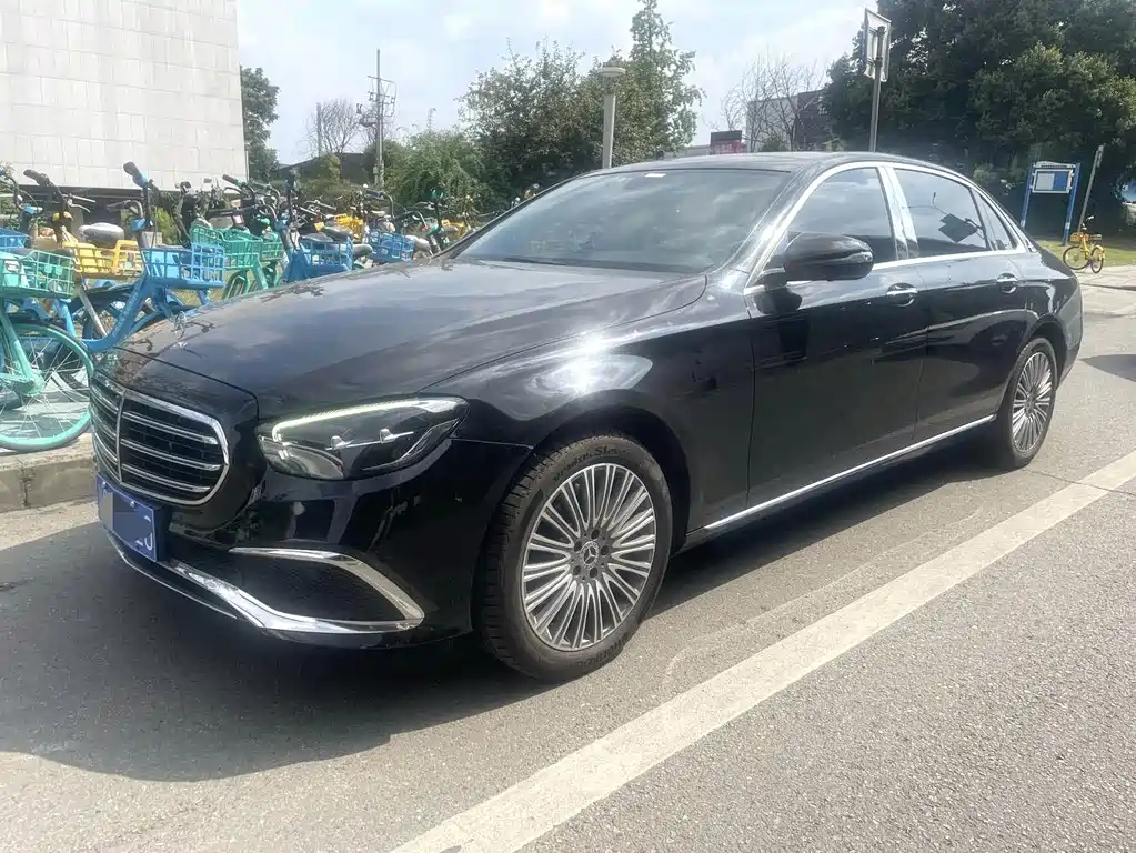 Mercedes-Benz E-Class 2022