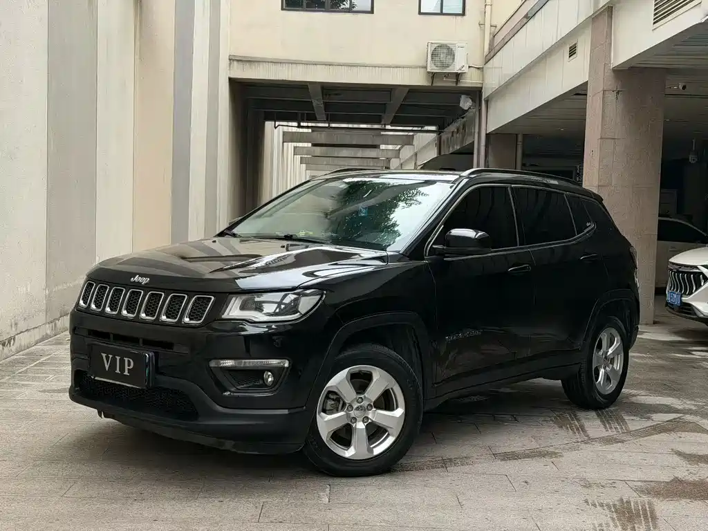 Jeep Compass 2019 — фото 1