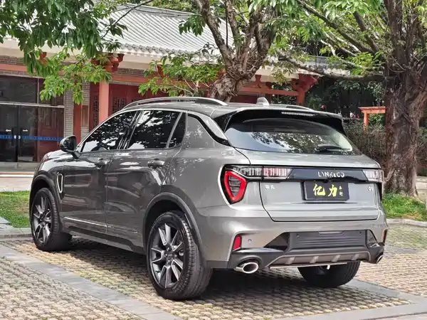 Lynk & Co 01 2022