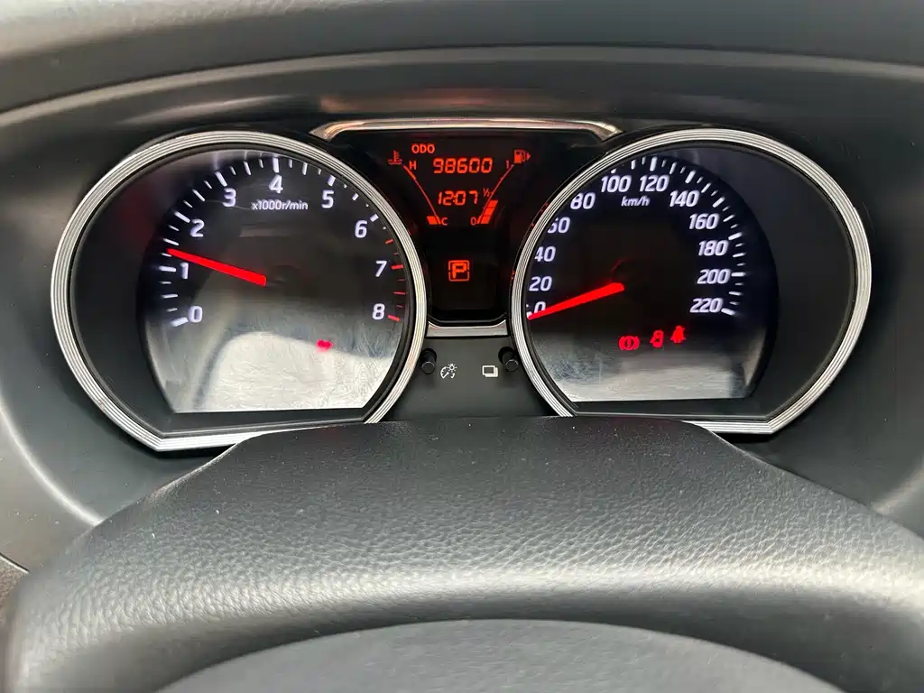 Nissan Livina 2015 — фото 14