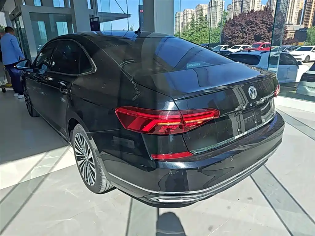Volkswagen Passat 2019 — фото 5
