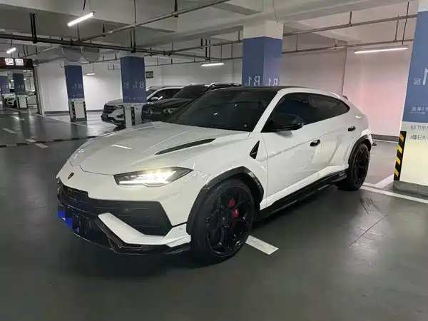 Lamborghini Urus 2024