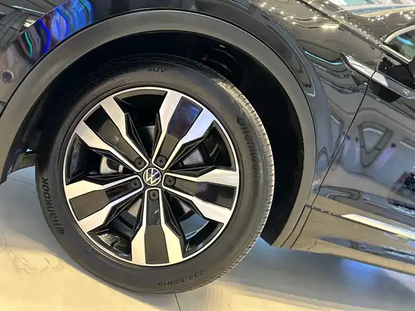 Volkswagen Tiguan L 2023