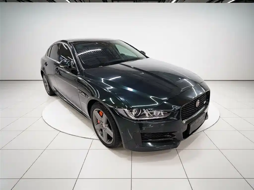 Jaguar XE 2017 — фото 4