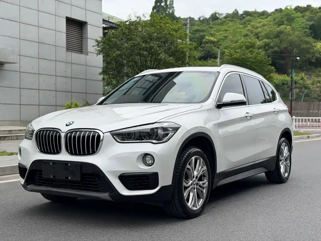 BMW X1 2018 — фото 1