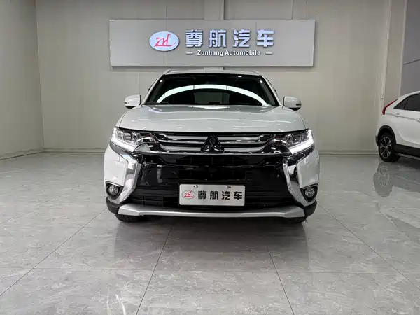 Mitsubishi Outlander 2016