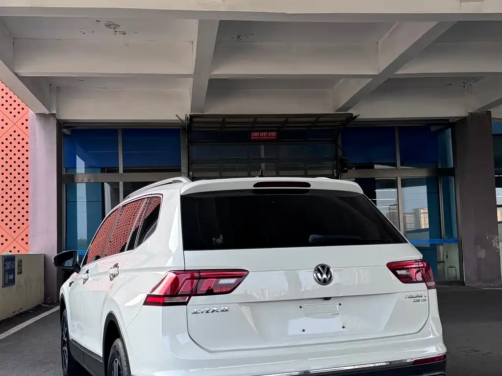 Volkswagen Tiguan L 2018 — фото 3