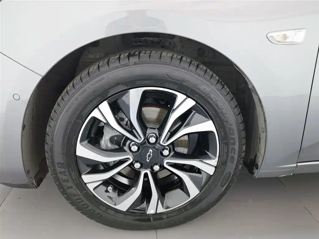 Chevrolet Monza 2020 — фото 17