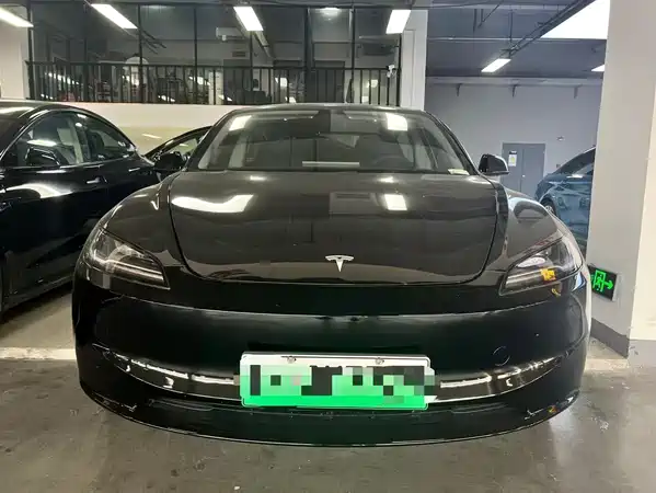 Tesla Model 3 2024