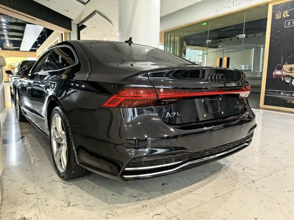 Audi A7L 2023 — фото 12