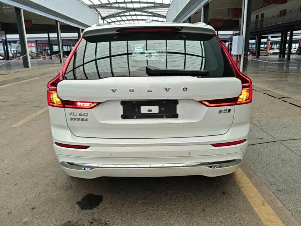 Volvo XC60 2025