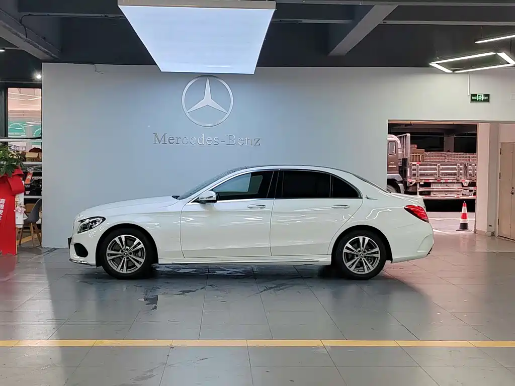Mercedes-Benz C-Class 2018 — фото 3