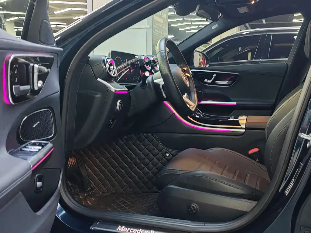 Mercedes-Benz C-Class 2023 — фото 8