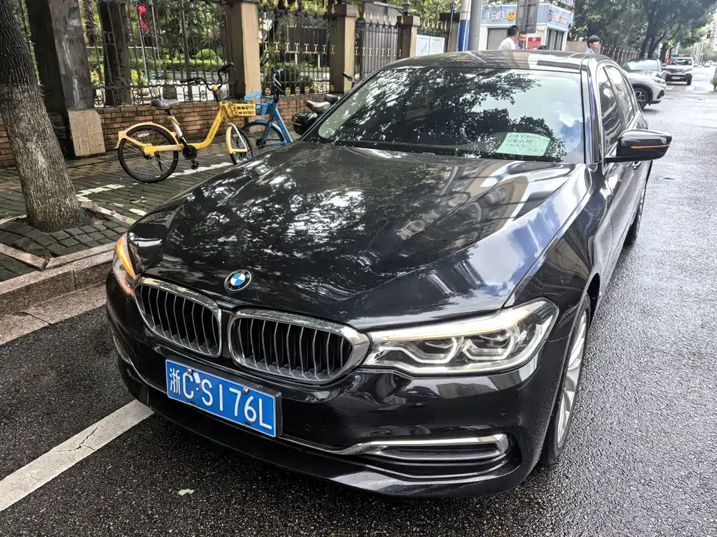 BMW 5 Series 2020 — фото 1