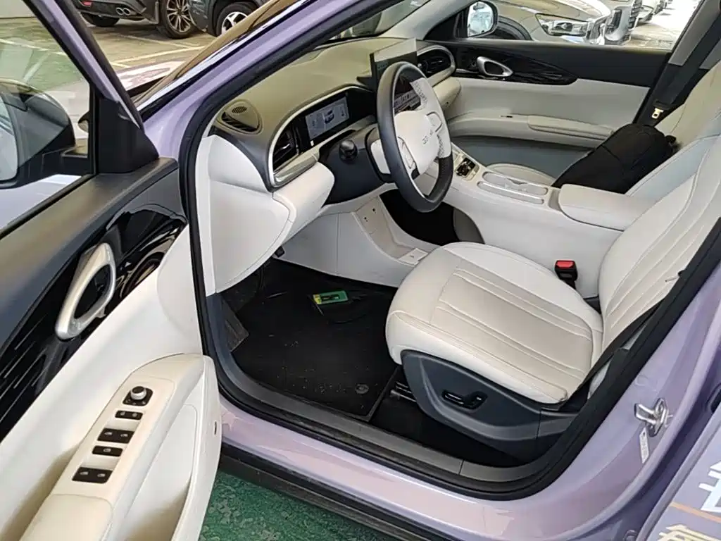 Geely Galaxy Starwish 2025 — фото 12