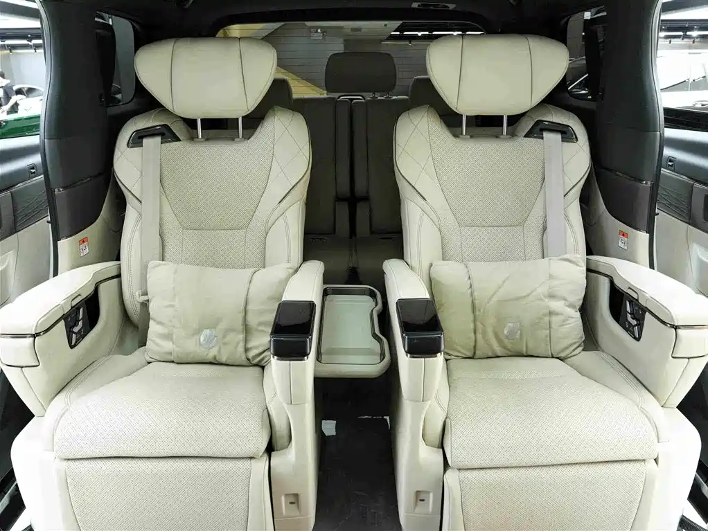 Toyota Alphard 2024 — фото 14