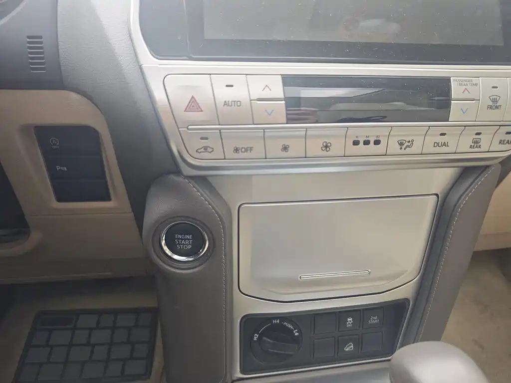 Toyota Prado 2019 — фото 18