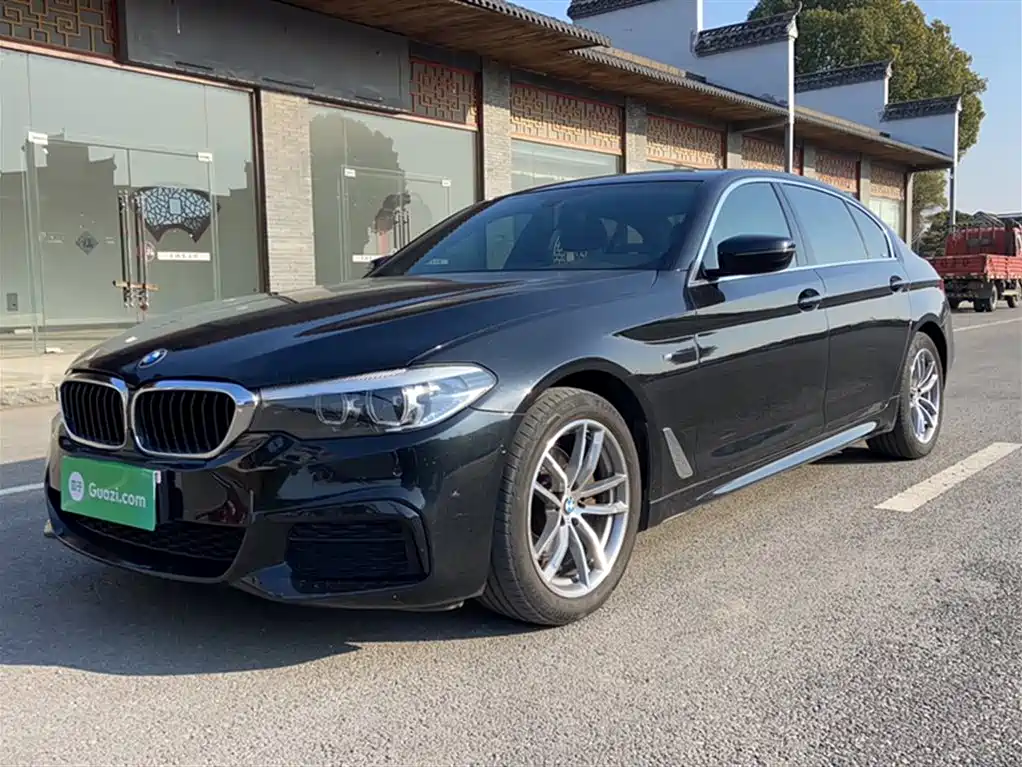 BMW 5 Series 2020 — фото 1