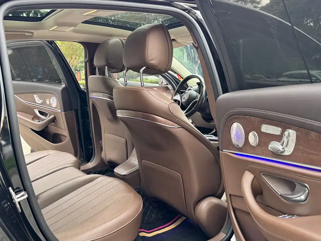 Mercedes-Benz E-Class 2023 — фото 10