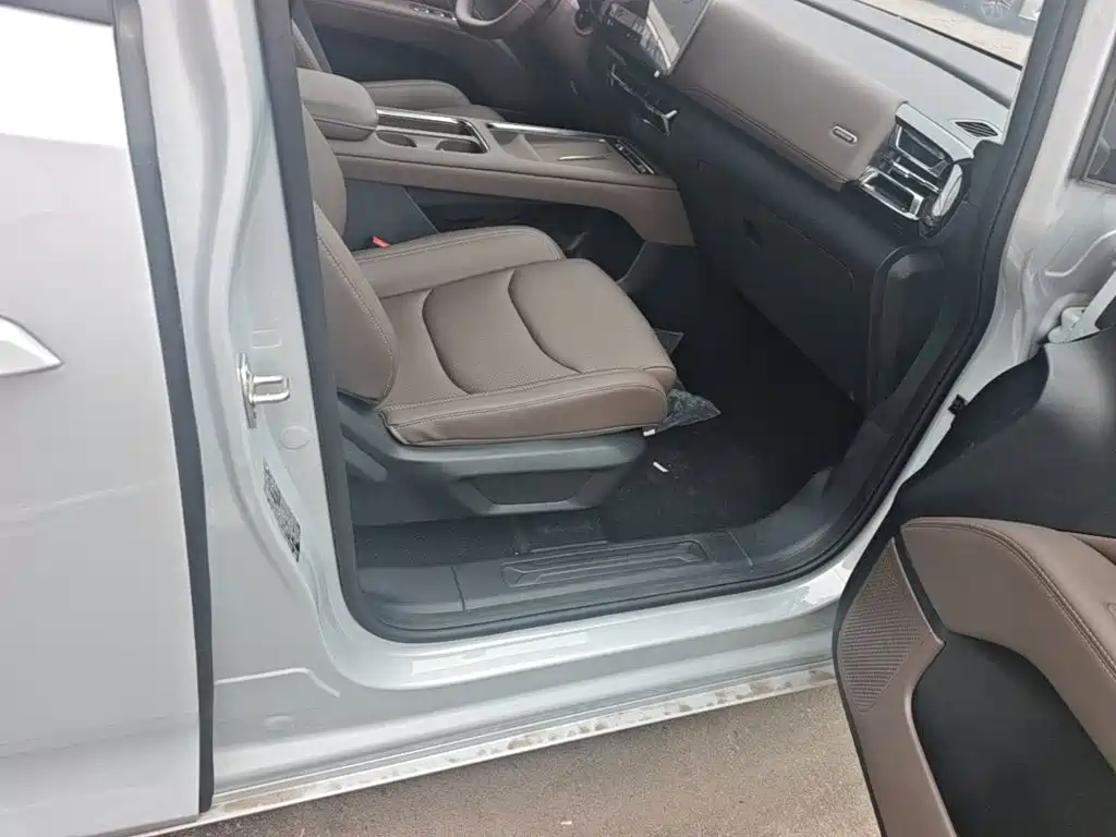 Wuling Starlight 730 EV 2025 — фото 11