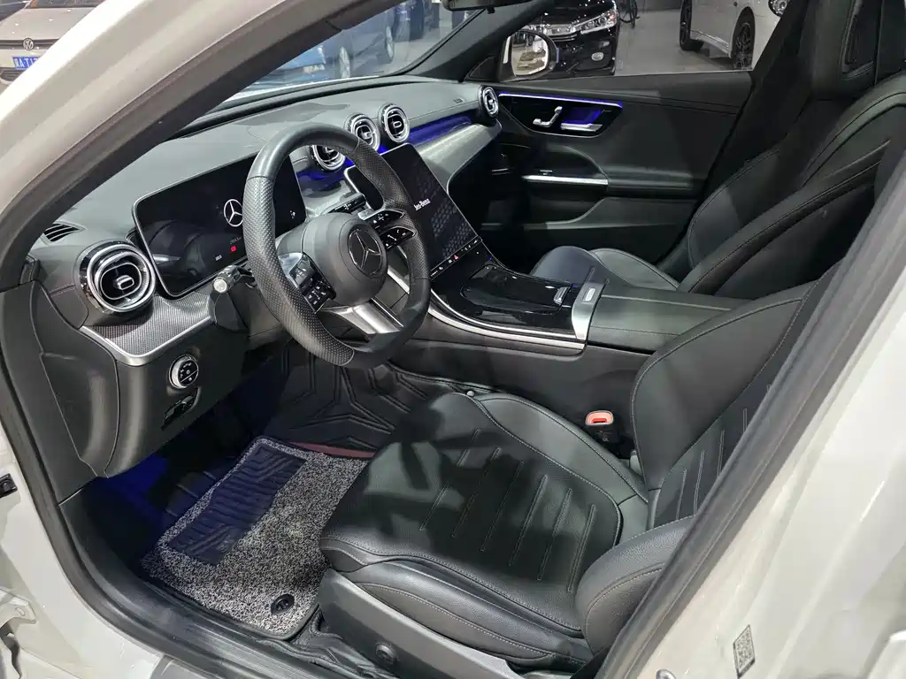 Mercedes-Benz C-Class 2023 — фото 7