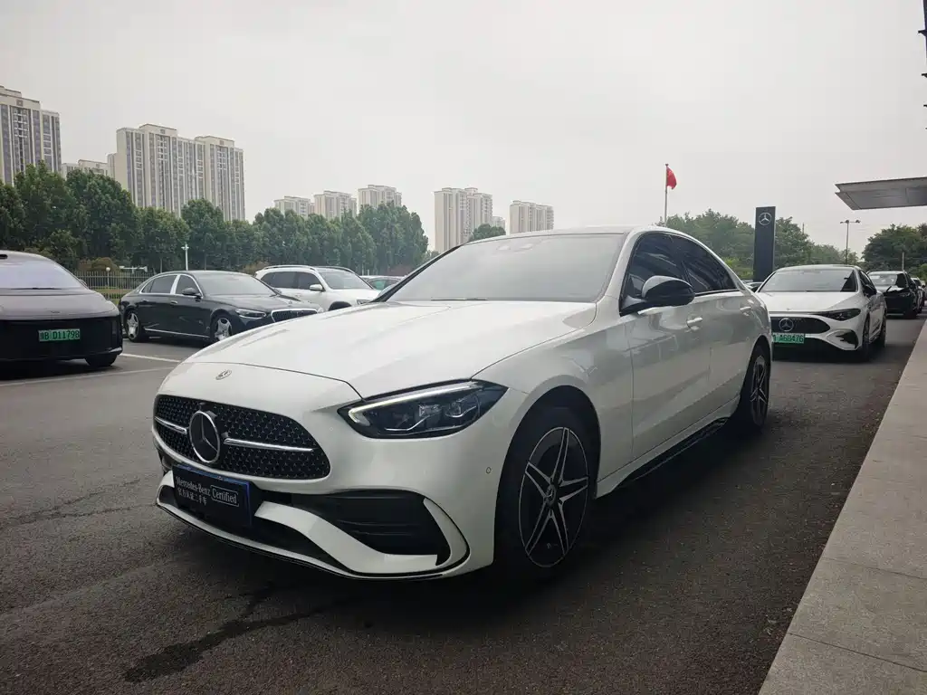 Mercedes-Benz C-Class 2024