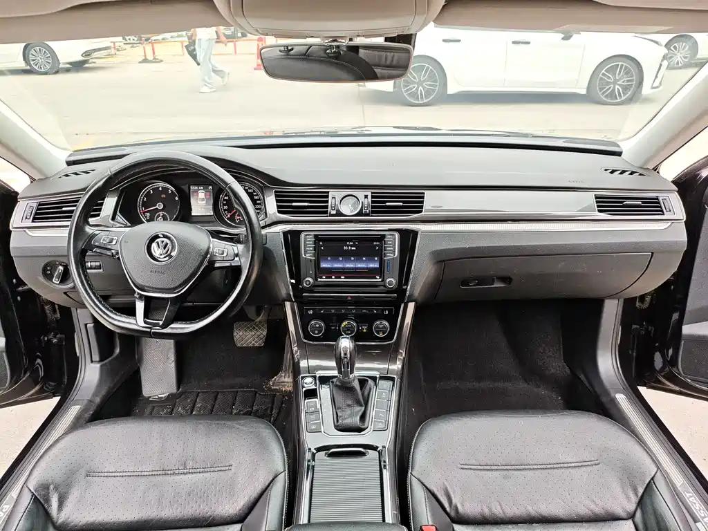Volkswagen Passat 2018 — фото 10