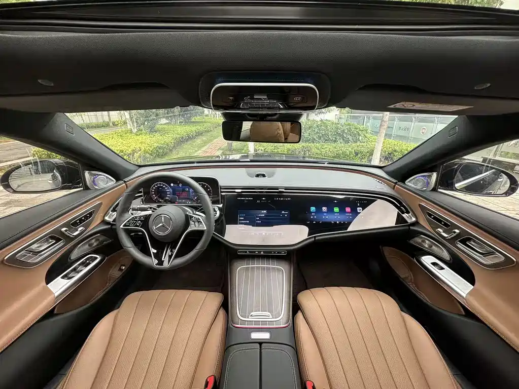 Mercedes-Benz E-Class 2025 — фото 15