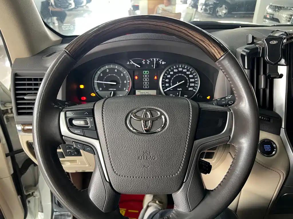 Toyota Land Cruiser 2019 — фото 15