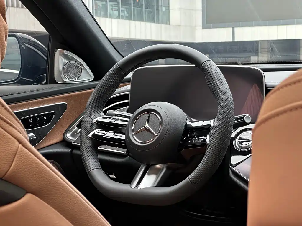 Mercedes-Benz E-Class 2025 — фото 17