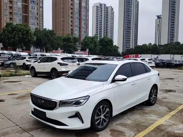 Geely Emgrand 2023