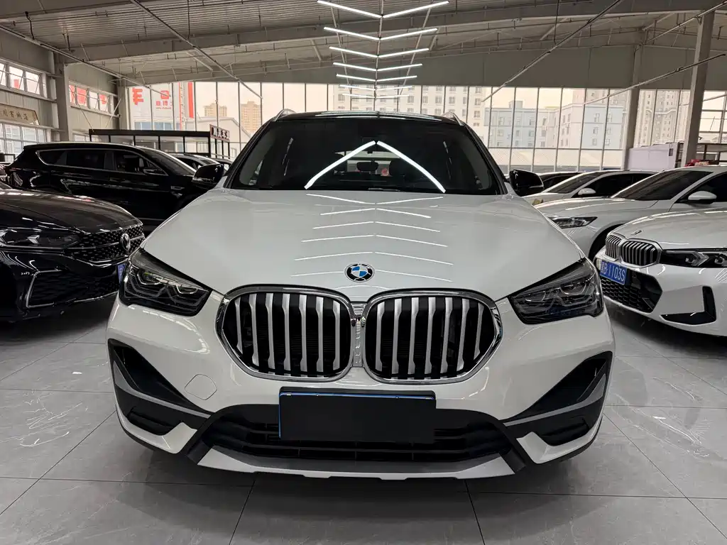 BMW X1 2022 — фото 2